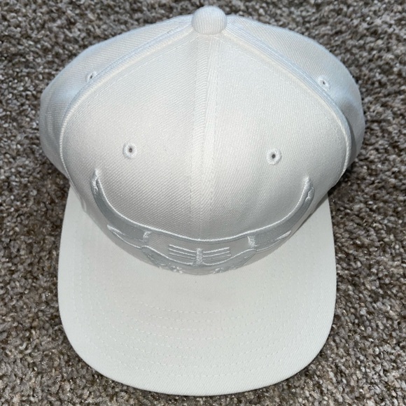 Mitchell & Ness Other - Mitchell & Ness Chicago Bulls Mens White SnapBack